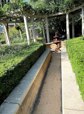 Leaking fountain with small stream